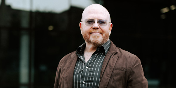 The cosmologist-potter using AI to fight superbugs